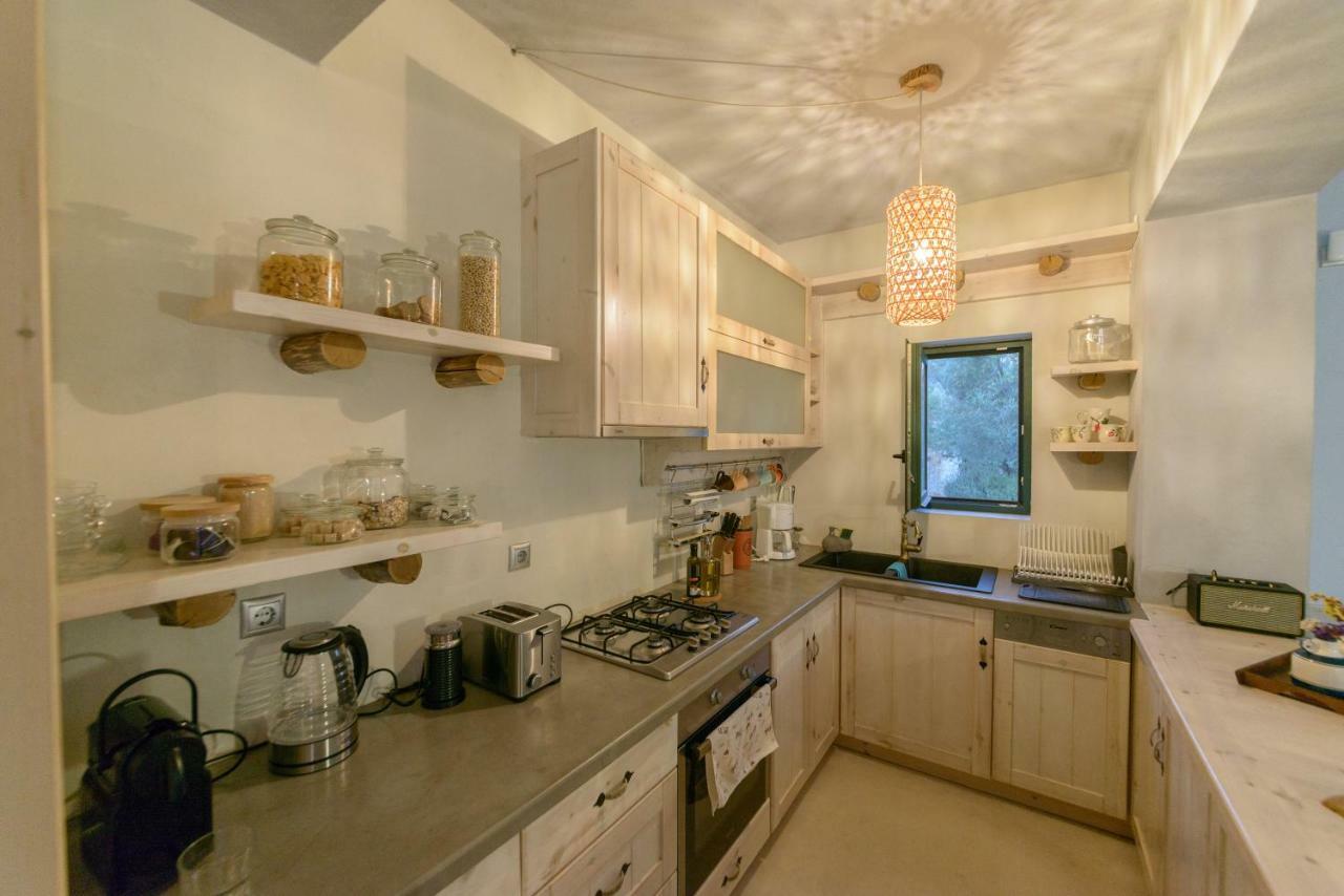 Beach Front Villa Melani Митилини Экстерьер фото